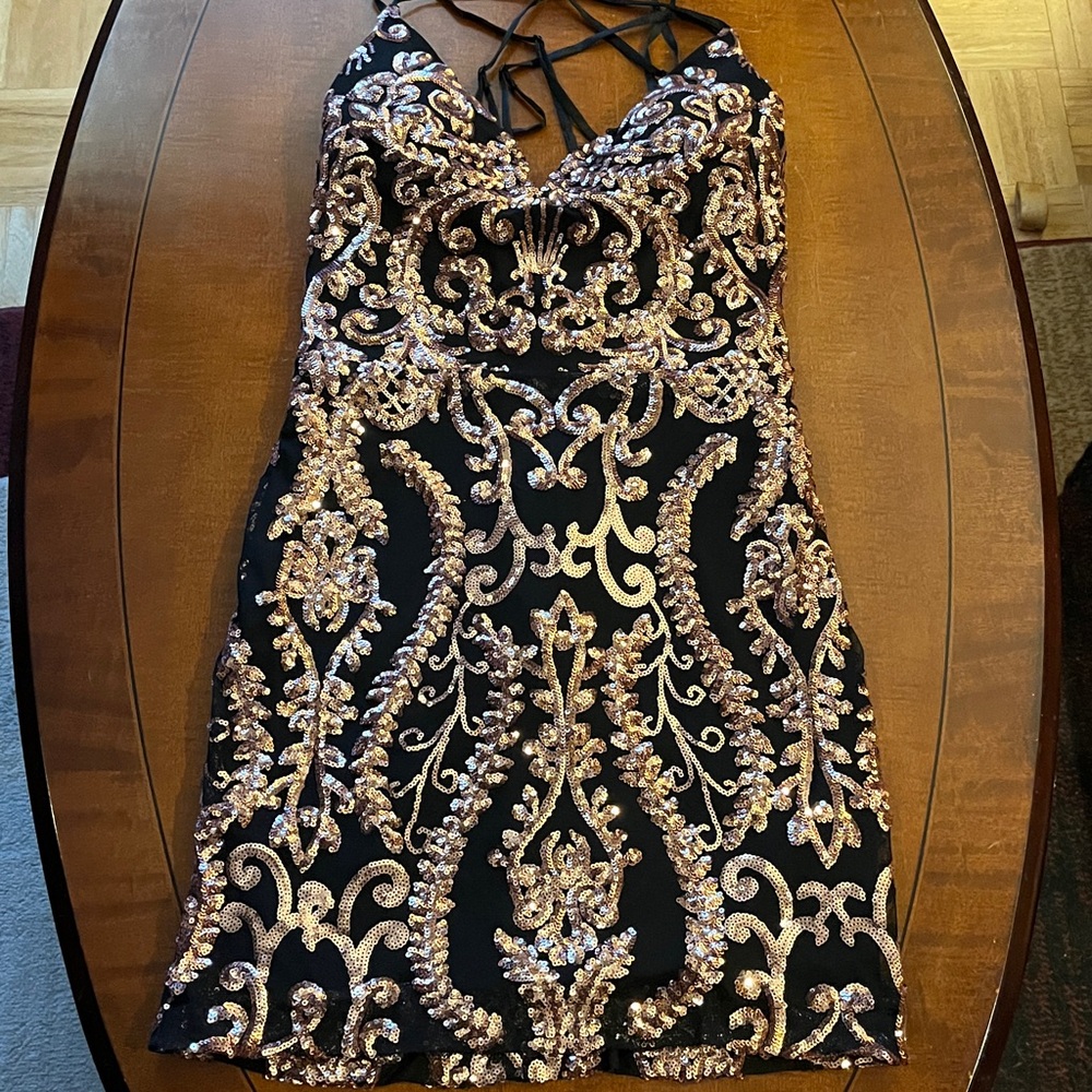 Windsor Sequin Evening/ Party Bodycon Mini Dress. Copper and black. Size S - Picture 12 of 15